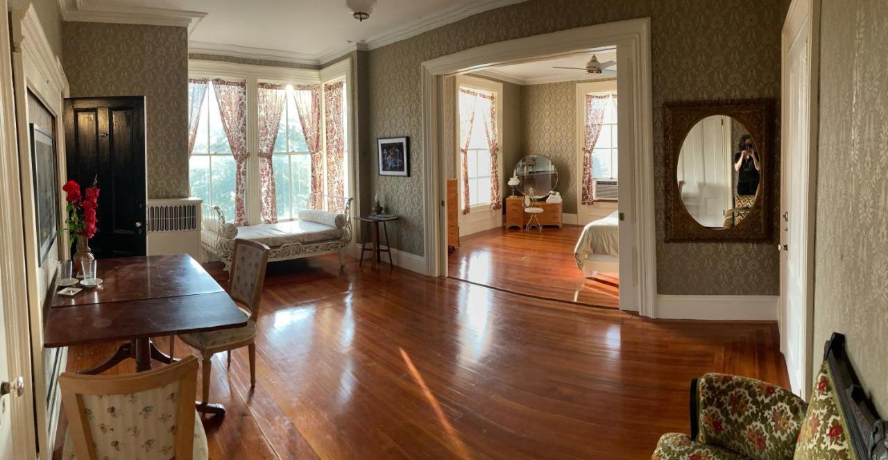Bed and Breakfast The Wedding Cake House Providence Exterior foto